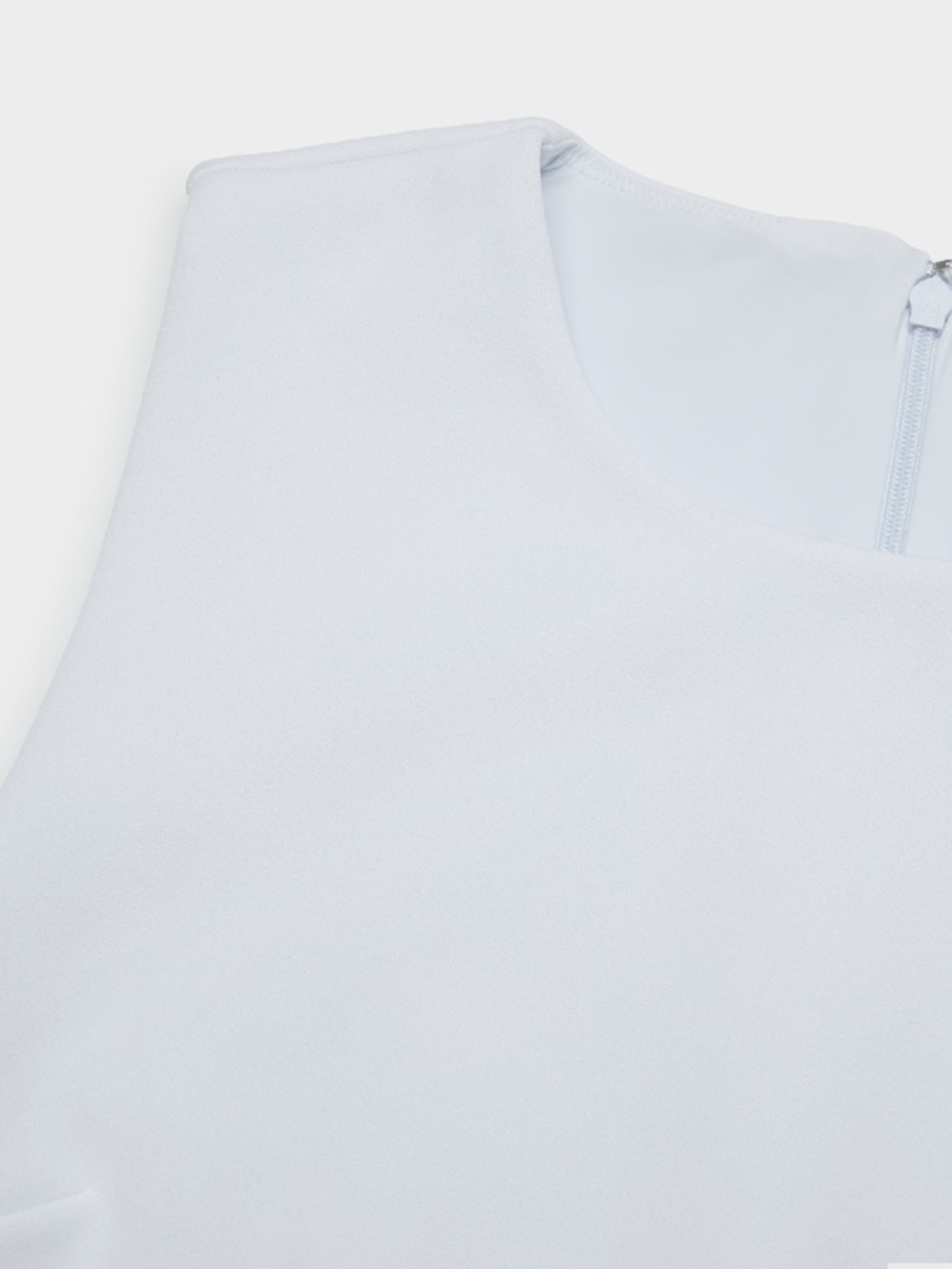 NWT Aritzia Light Blue Glimmer Recap FigureKnit Sleeveless Blouse Size Medium - Picture 12 of 12